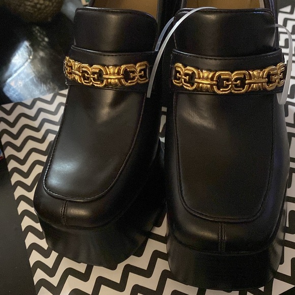 Sam Edelman Platform Loafers, Black Leather with Gold Accent Chain, Size 8 NWIB - Picture 3 of 6